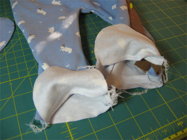 Adding Footies to the Jamie Jumper – Guest Tutorial
